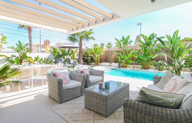 Resale - Villa - Orihuela Costa - Lomas De Cabo Roig