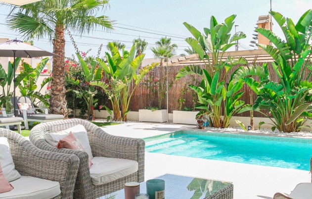 Resale - Villa - Orihuela Costa - Lomas De Cabo Roig