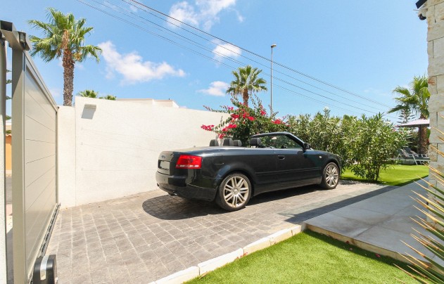 Resale - Villa - Orihuela Costa - Lomas De Cabo Roig