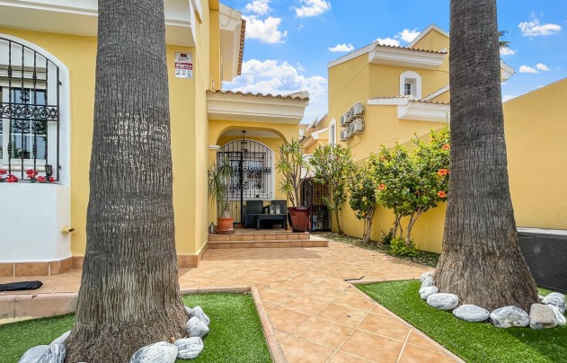 Herverkoop - Villa - Orihuela Costa - Los Dolses