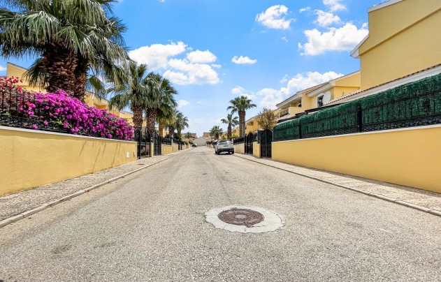 Herverkoop - Villa - Orihuela Costa - Los Dolses