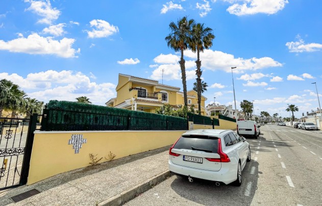 Herverkoop - Villa - Orihuela Costa - Los Dolses