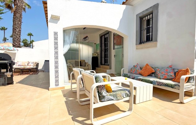 Herverkoop - Villa - Orihuela Costa - Villamartín