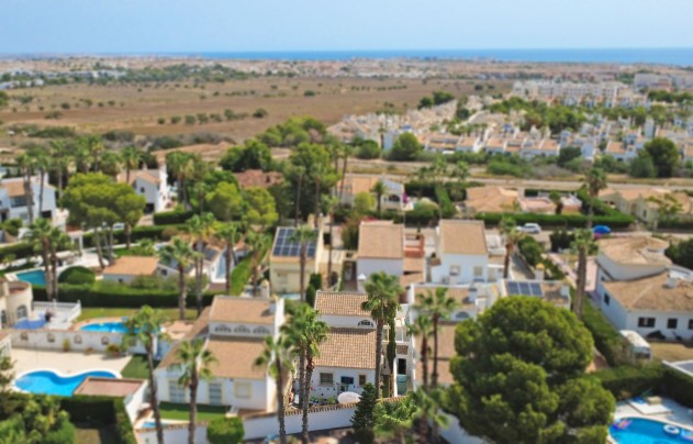 Herverkoop - Villa - Orihuela Costa - Villamartín