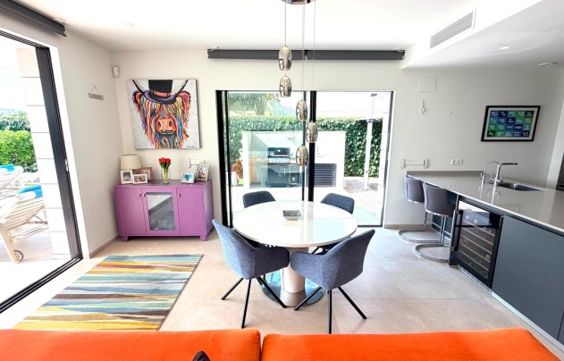 Herverkoop - Villa - Los Montesinos - La Herrada