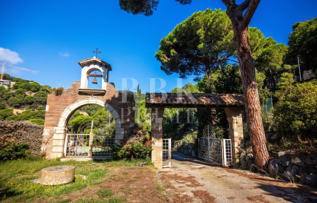 Resale - Villa - Girona