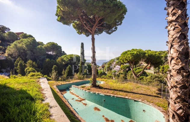 Resale - Villa - Girona