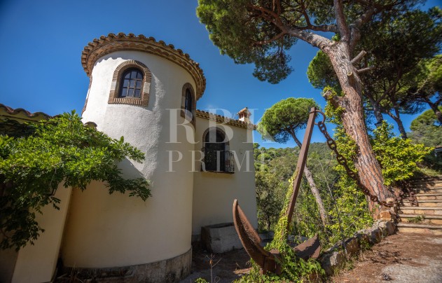 Resale - Villa - Girona