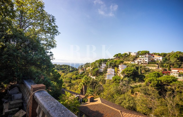 Resale - Villa - Girona