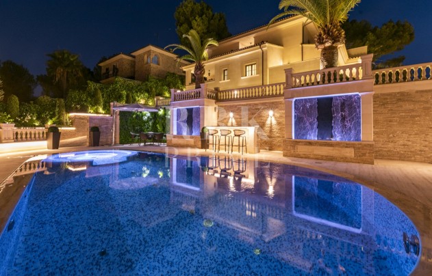 Herverkoop - Villa - Calvià - Peguera