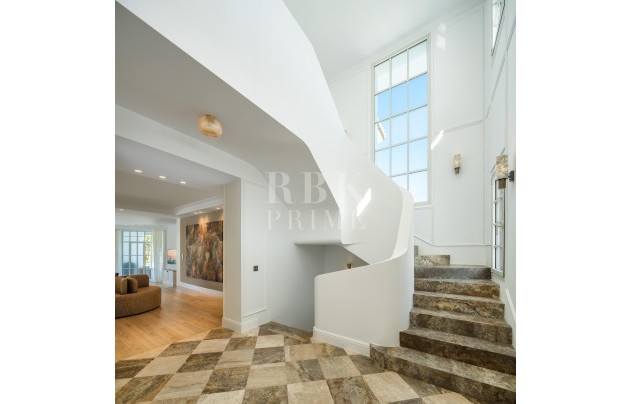 Resale - Villa - Malaga - Málaga
