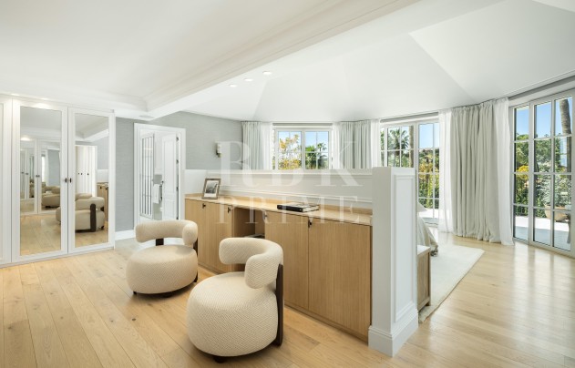 Resale - Villa - Malaga - Málaga