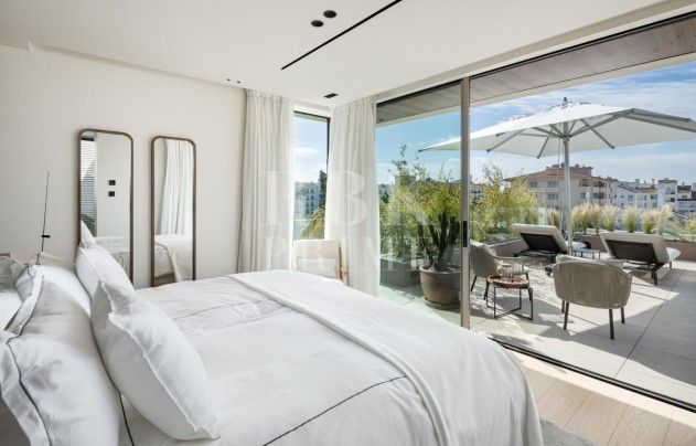 Herverkoop - Villa - Malaga - Nueva Andalucía