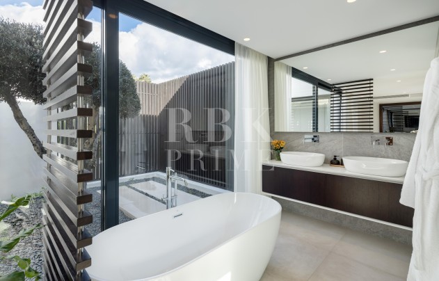 Reventa - Villa - Malaga - Nueva Andalucía