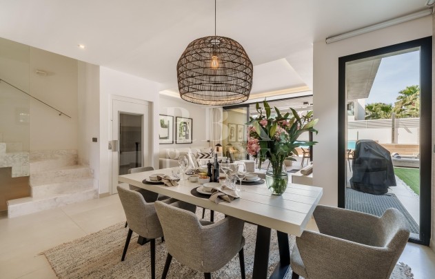 Resale - Villa - Marbella