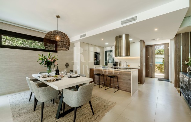 Resale - Villa - Marbella