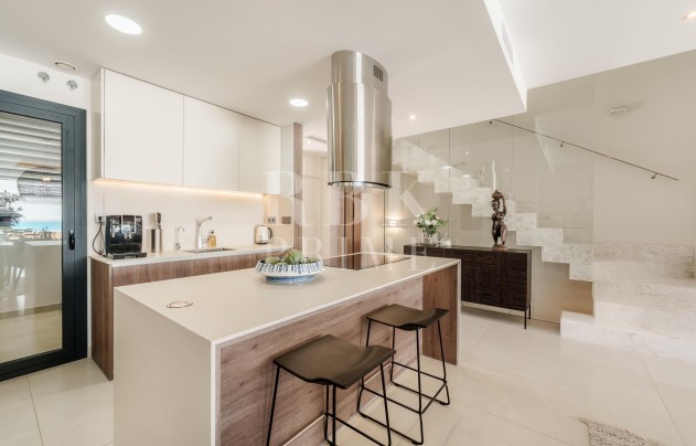 Resale - Villa - Marbella