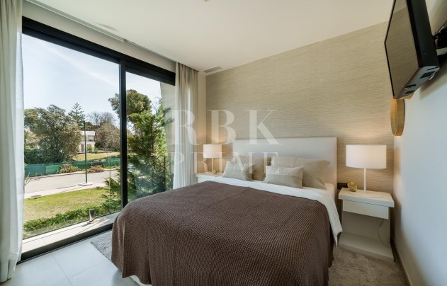 Resale - Villa - Marbella