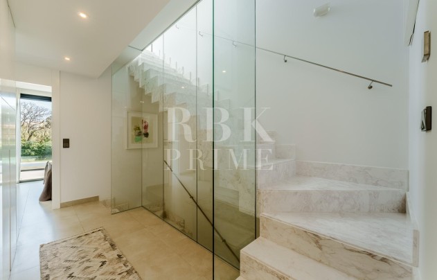 Resale - Villa - Marbella