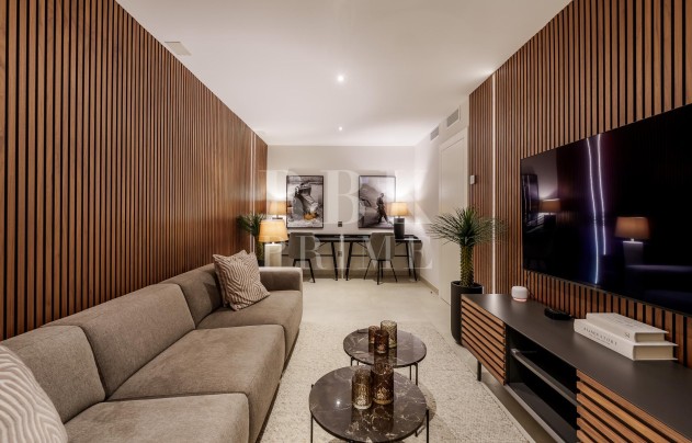 Resale - Villa - Marbella