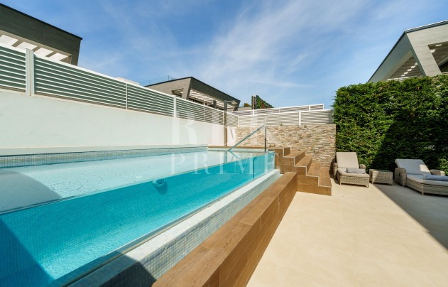 Resale - Villa - Marbella