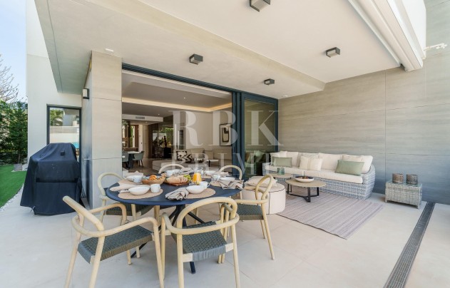 Resale - Villa - Marbella