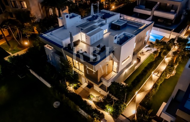Resale - Villa - Marbella
