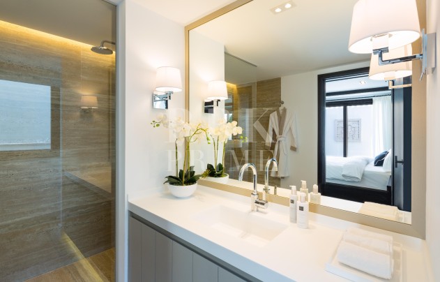Reventa - Villa - Malaga - Nueva Andalucía