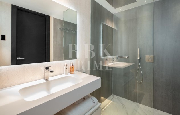 Herverkoop - Apartment - Malaga - Nueva Andalucía