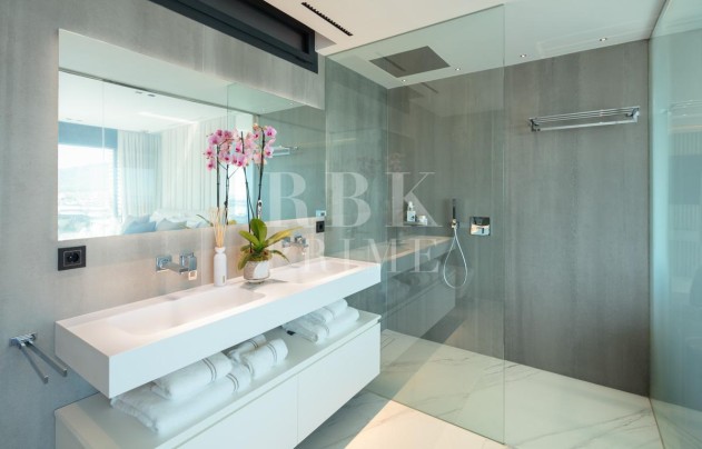 Herverkoop - Apartment - Malaga - Nueva Andalucía