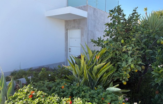 Resale - Villa / House - Torrevieja - La Siesta