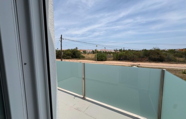 Resale - Villa / House - Torrevieja - La Siesta