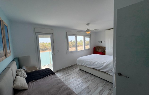Resale - Villa / House - Torrevieja - La Siesta