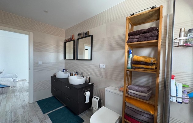 Resale - Villa / House - Torrevieja - La Siesta