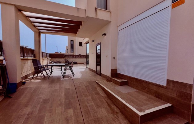 Resale - Villa - Ciudad Quesada - Pueblo Bravo