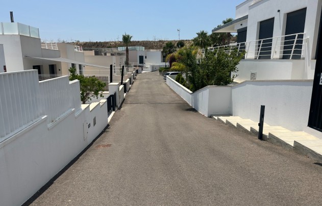 Resale - Villa - San Miguel de Salinas