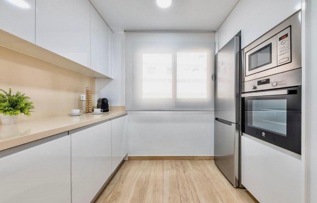 Resale - House - Finestrat - Urbanización