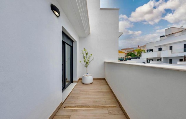 Resale - House - Finestrat - Urbanización