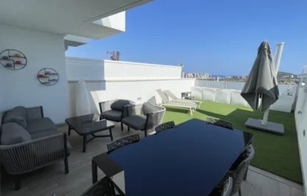 Resale - House - Finestrat - Urbanización