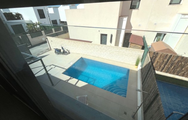 Reventa - Villa - Ciudad Quesada - Pueblo Bravo