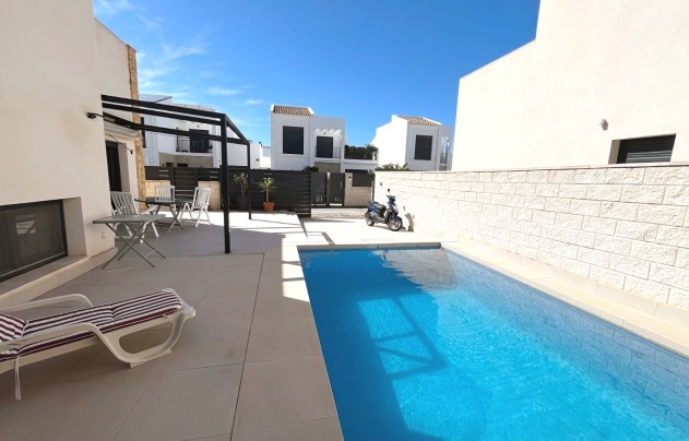 Reventa - Villa - Ciudad Quesada - Pueblo Bravo