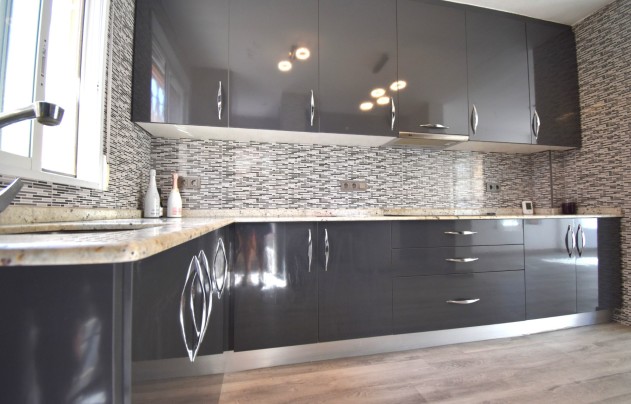 Resale - Villa - Orihuela Costa - Playa Flamenca