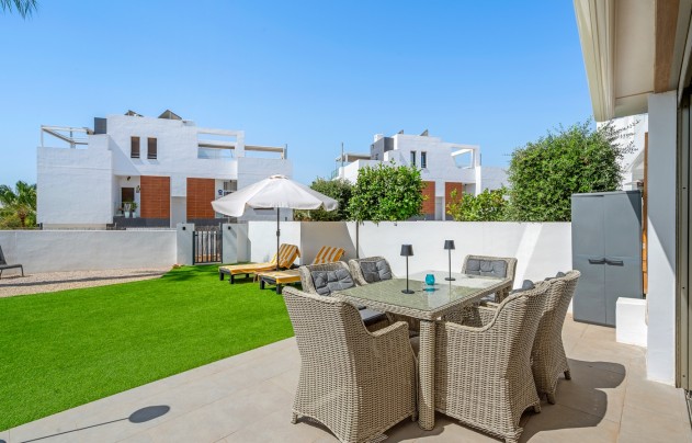 Resale - Villa - Orihuela Costa - Villamartín