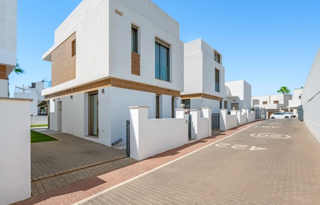 Resale - Villa - Orihuela Costa - Villamartín