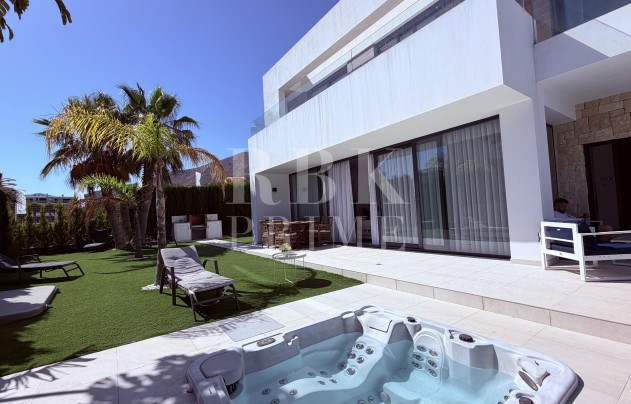 Resale - Villa - Finestrat