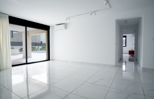 Resale - Villa - Torrevieja - La veleta