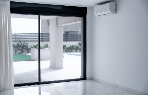 Resale - Villa - Torrevieja - La veleta