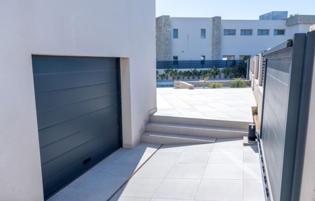 Resale - Villa - Torrevieja - La veleta