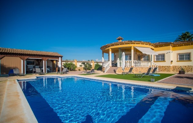 Resale - Villa - Catral