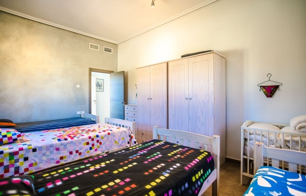Resale - Villa - Catral